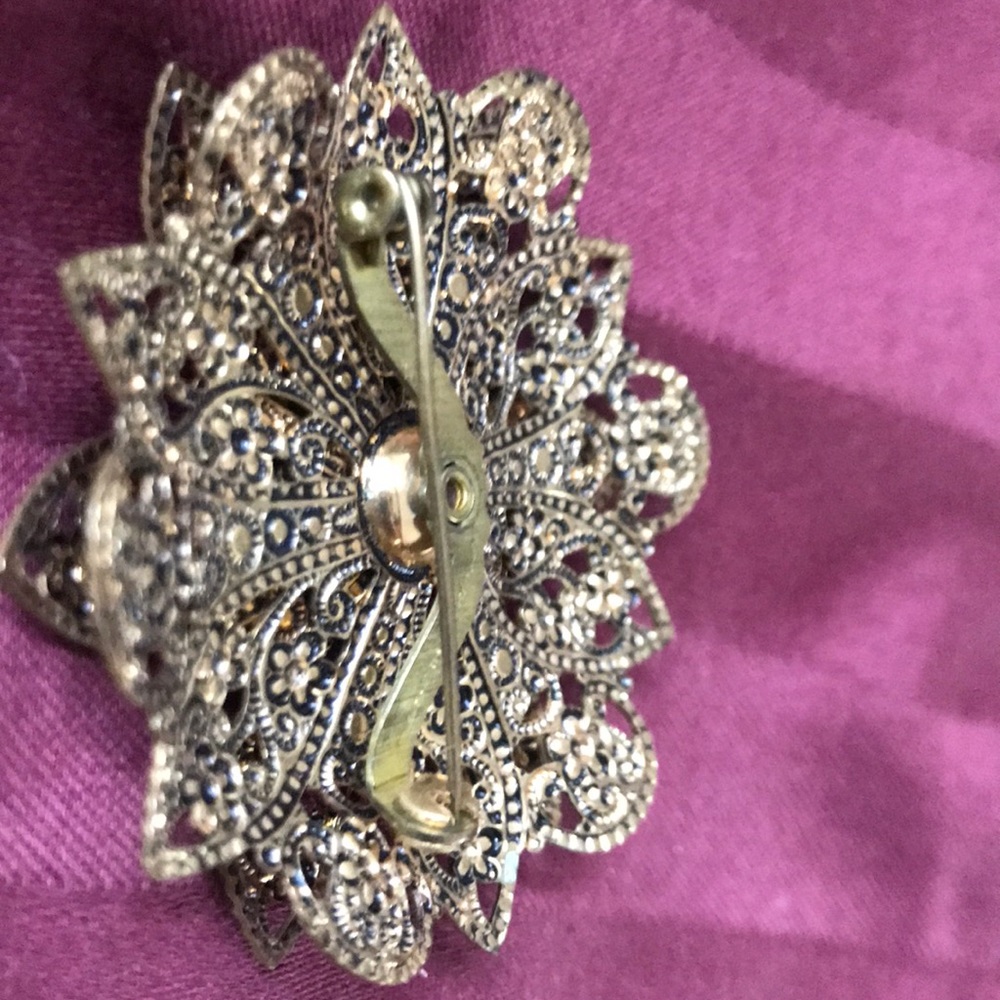 Filigree flower Brooch Germany Enameled VINTAGE - Picture 6 of 7
